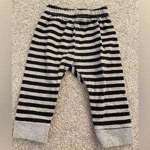 5 for $10🟢 Striped Pants. Size 9-12M. EUC.